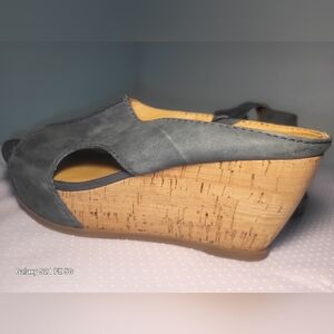 Franco Sarto FIORA Women's Size 7M Wedge Sandals Blue